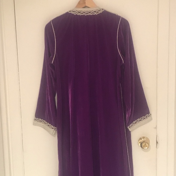 Royalty Moroccan Caftan Royal violet and silver color - Picture 7 of 8